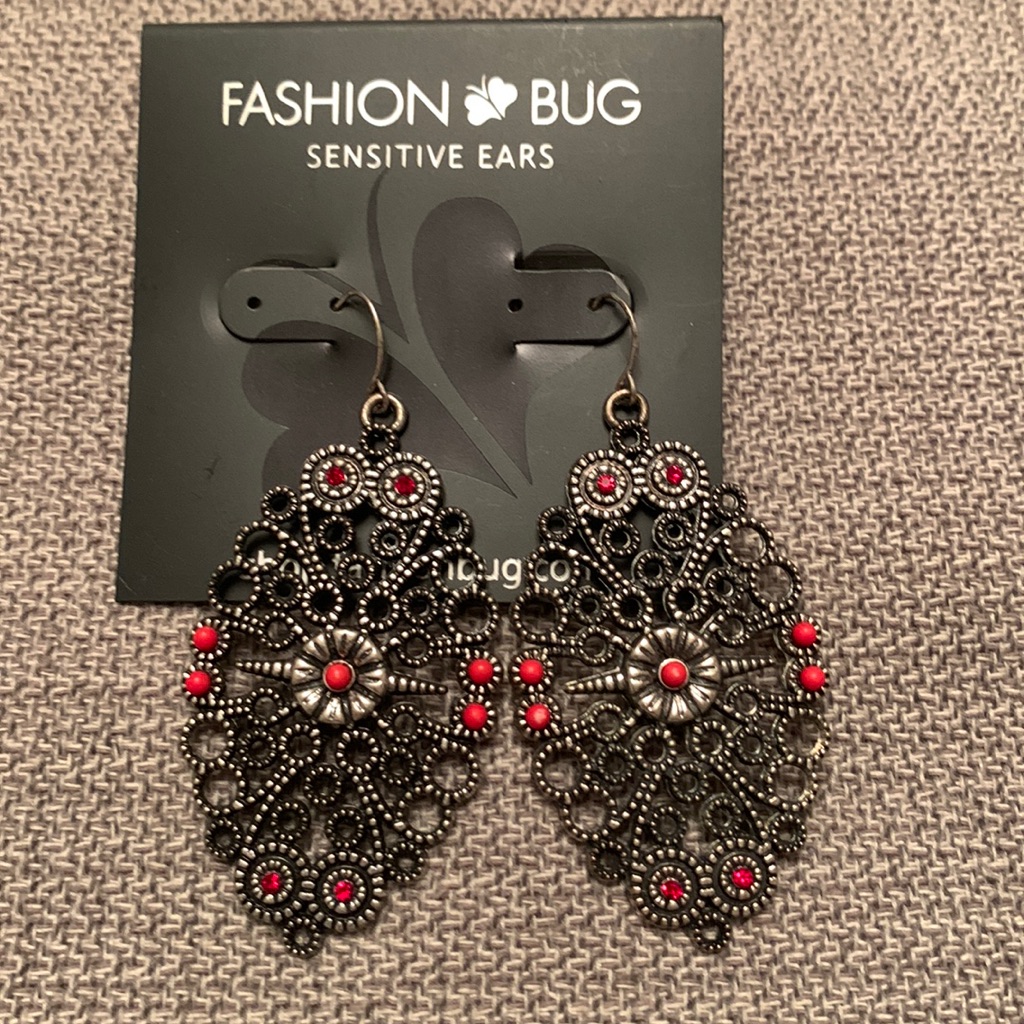 Nwt Fashion Bug Wire Backs Medallion Earrings